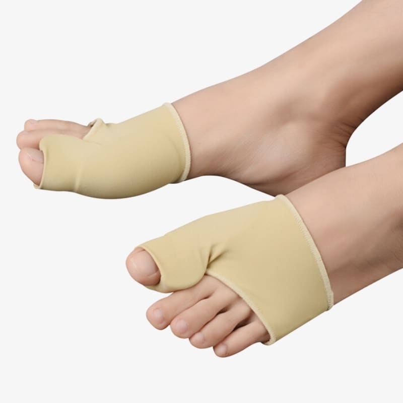hallux-valgus-textilstrumpa-med-taspridare-på-bada-fotterna-fran-sidan-800x800 Hallux valgus textilstrumpa på båda fötterna från sidan